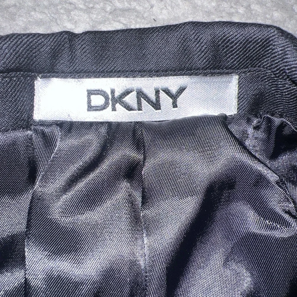 VTG DKNY Blazer Mens 38S Black 100% Wool Single Breasted Sport Coat Suit Jacket